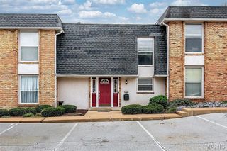 1169 Rue La Ville Walk 1169, Creve Coeur, MO 63141