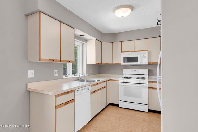 2230 Bridge Avenue 4, Point Pleasant, NJ 08742