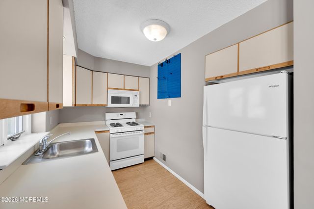 2230 Bridge Avenue 4, Point Pleasant, NJ 08742