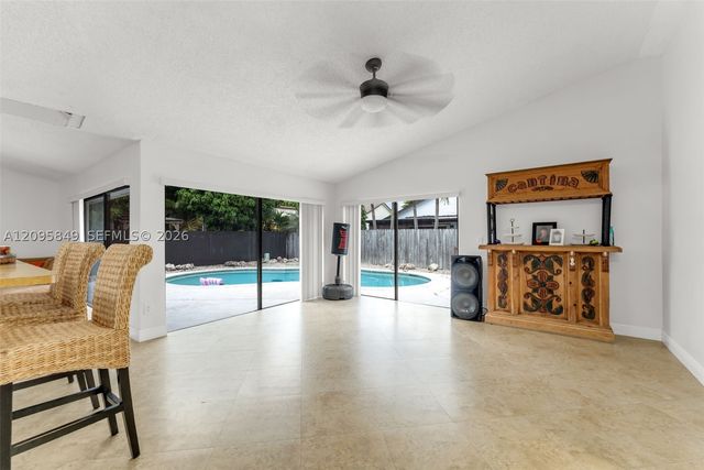 13711 SW 108th St, Miami, FL 33186