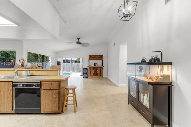 13711 SW 108th St, Miami, FL 33186