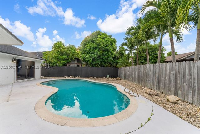 13711 SW 108th St, Miami, FL 33186