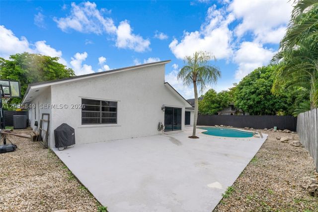 13711 SW 108th St, Miami, FL 33186