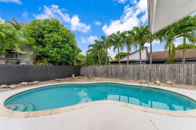 13711 SW 108th St, Miami, FL 33186