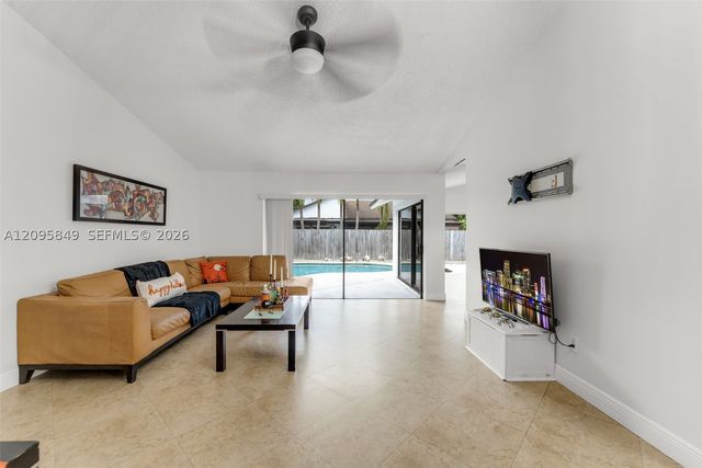 13711 SW 108th St, Miami, FL 33186