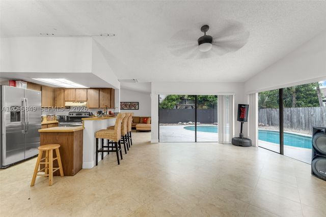 13711 SW 108th St, Miami, FL 33186