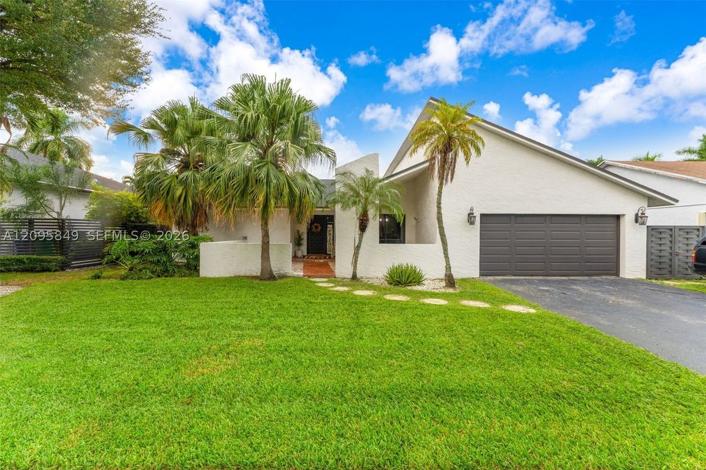13711 SW 108th St, Miami, FL 33186