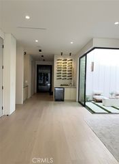 14738 Otsego Street, Sherman Oaks, CA 91403