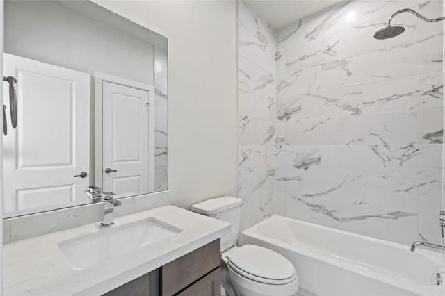 3916 Willowbend Point Drive, Houston, TX 77025