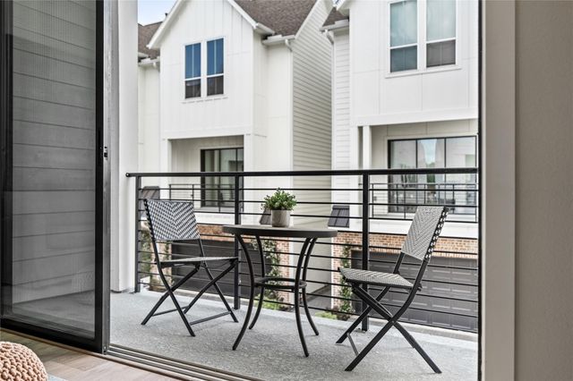 3916 Willowbend Point Drive, Houston, TX 77025