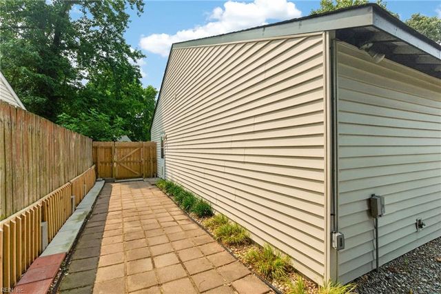 1504 Snowbird CT, Virginia Beach, VA 23454