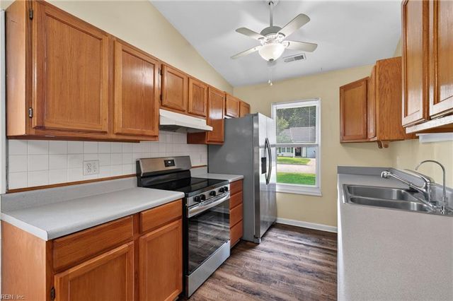 1504 Snowbird CT, Virginia Beach, VA 23454