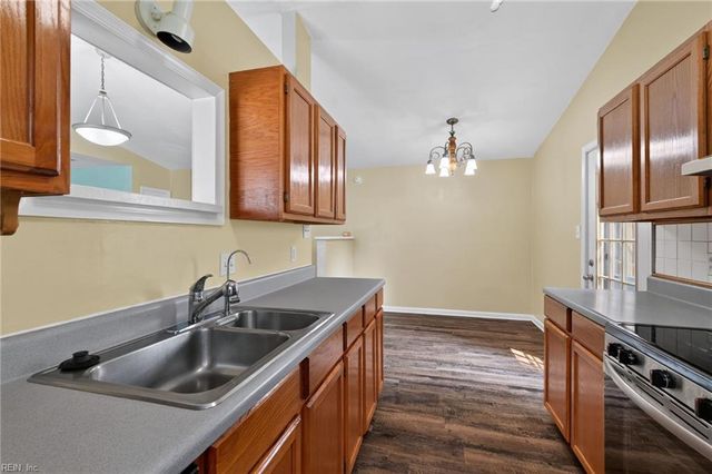 1504 Snowbird CT, Virginia Beach, VA 23454