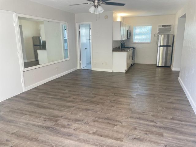 217 SE 20th Avenue 8, Deerfield Beach, FL 33441