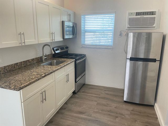217 SE 20th Avenue 8, Deerfield Beach, FL 33441