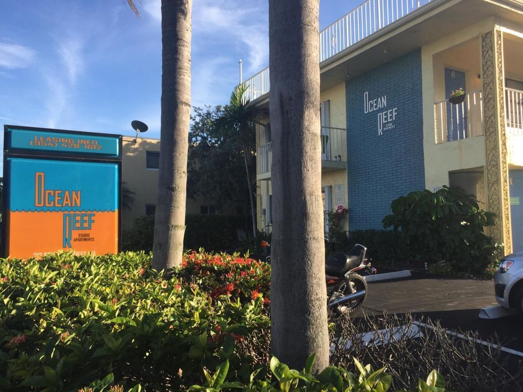 217 SE 20th Avenue 8, Deerfield Beach, FL 33441