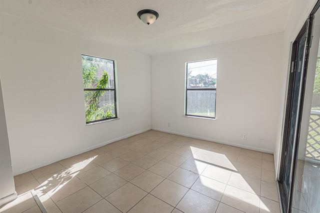 993 SW Cecil Lane, Port St. Lucie, FL 34953