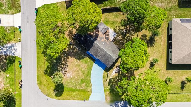 993 SW Cecil Lane, Port St. Lucie, FL 34953