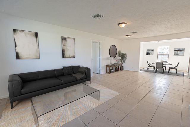 993 SW Cecil Lane, Port St. Lucie, FL 34953
