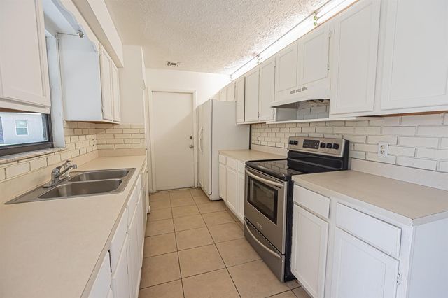 993 SW Cecil Lane, Port St. Lucie, FL 34953