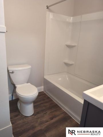 1941 J Street, Lincoln, NE 68510