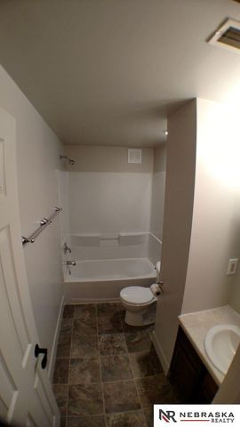 1941 J Street, Lincoln, NE 68510