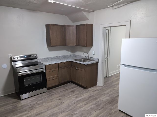 1941 J Street, Lincoln, NE 68510