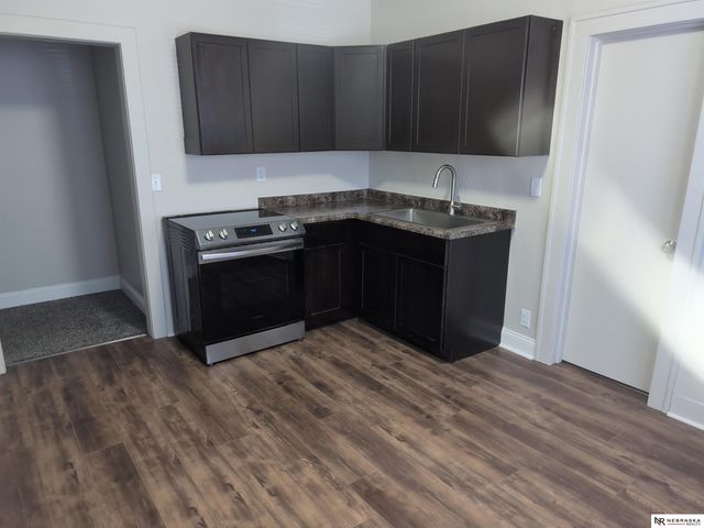 1941 J Street, Lincoln, NE 68510