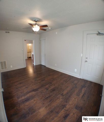 1941 J Street, Lincoln, NE 68510