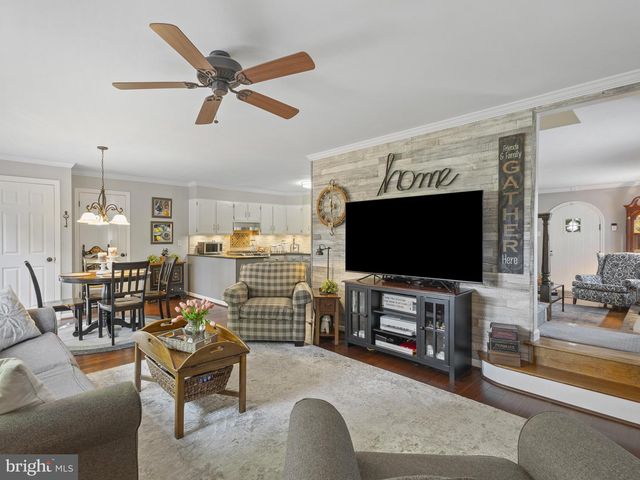 409 W KINGS HWY, Audubon, NJ 08106