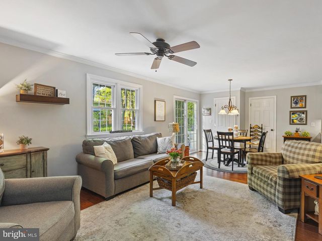409 W KINGS HWY, Audubon, NJ 08106