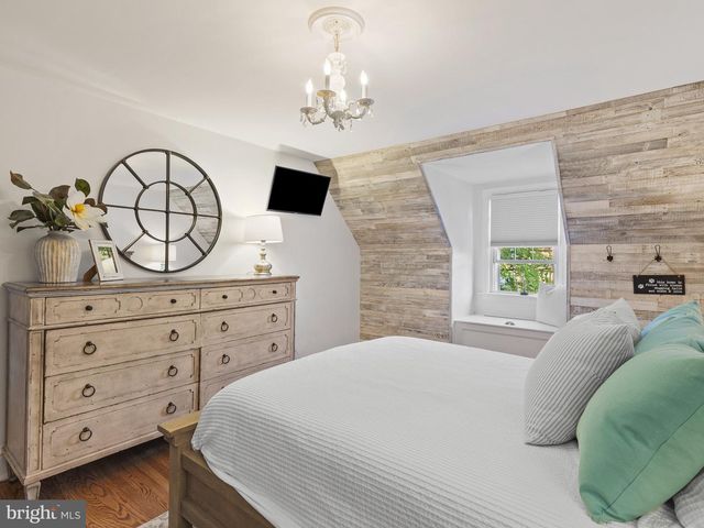 409 W KINGS HWY, Audubon, NJ 08106