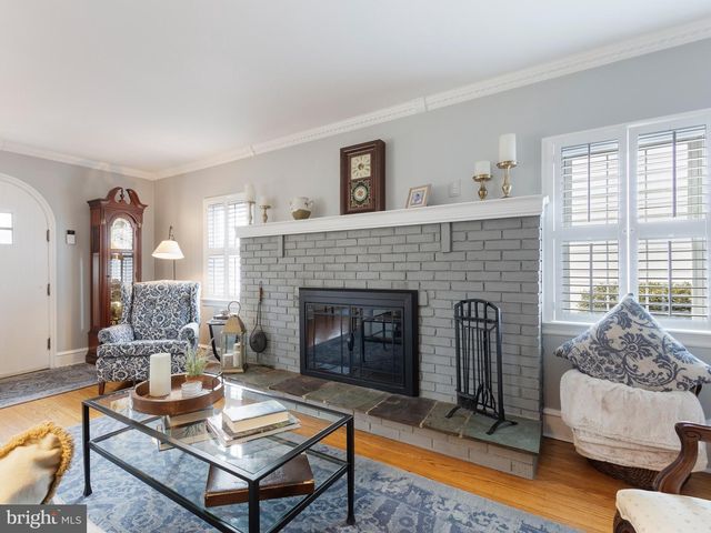 409 W KINGS HWY, Audubon, NJ 08106