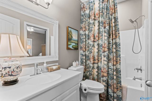 5590 Bay Village Drive 104, Athens, AL 35611