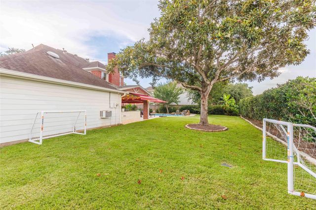 3114 W Autumn Run Circle, Sugar Land, TX 77479