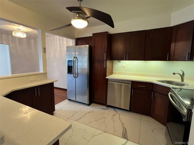 209-14 23rd Avenue 3FL, Bayside, NY 11360