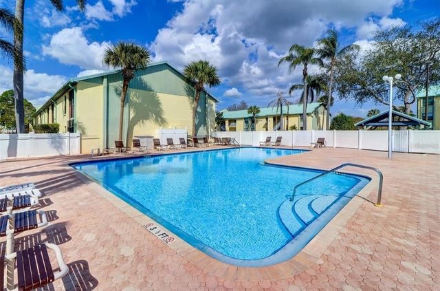 6077 113TH STREET 610, Seminole, FL 33772