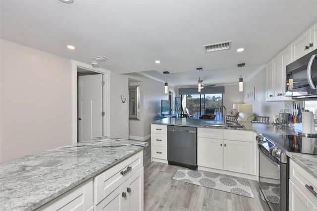 6077 113TH STREET 610, Seminole, FL 33772