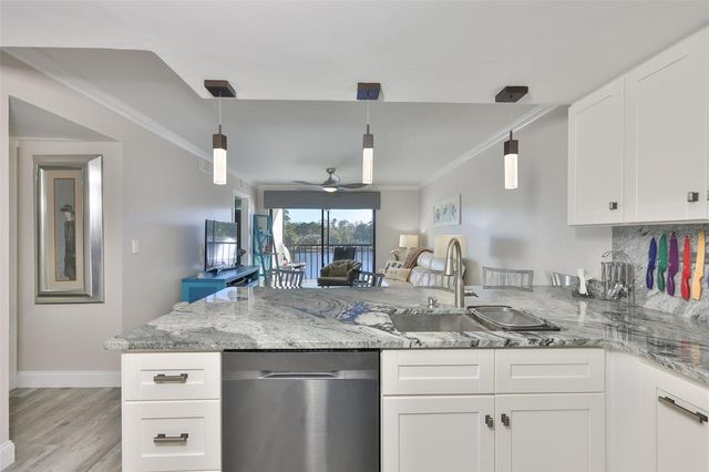 6077 113TH STREET 610, Seminole, FL 33772