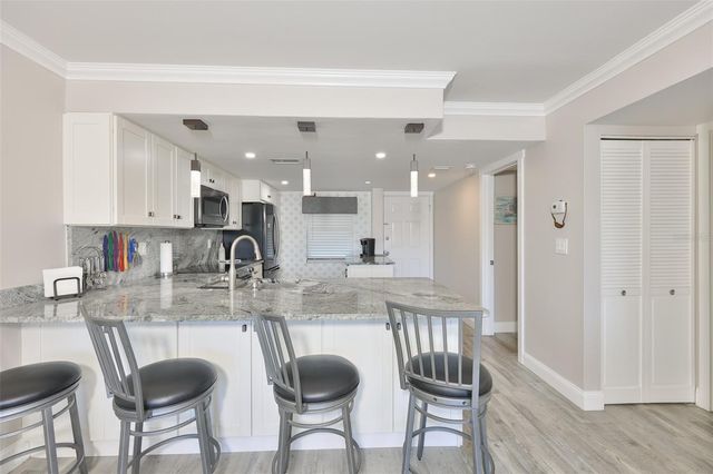 6077 113TH STREET 610, Seminole, FL 33772