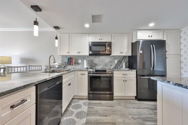 6077 113TH STREET 610, Seminole, FL 33772