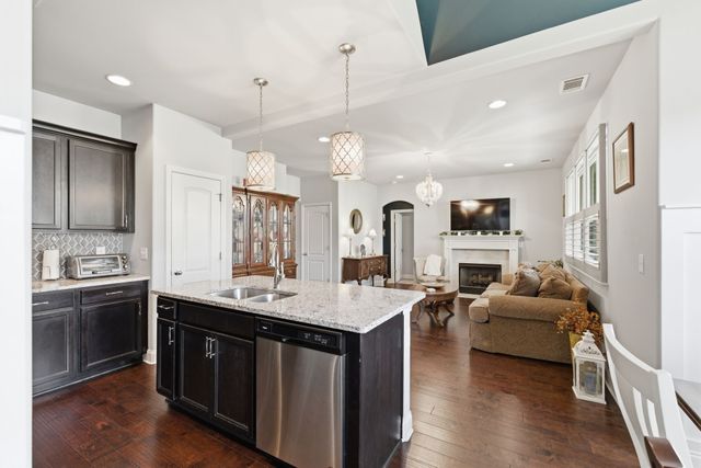 1050 Daniel Ln, Spring Hill, TN 37174