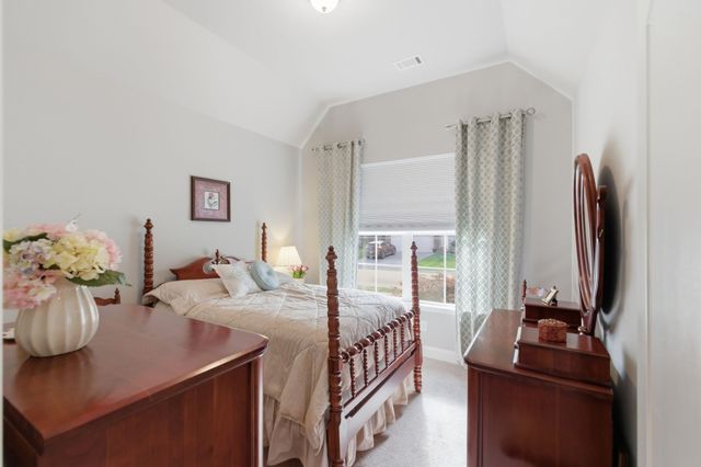 1050 Daniel Ln, Spring Hill, TN 37174