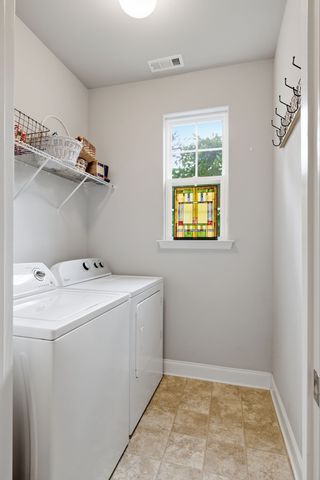 1050 Daniel Ln, Spring Hill, TN 37174