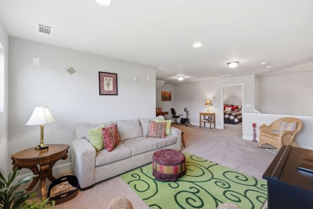 1050 Daniel Ln, Spring Hill, TN 37174