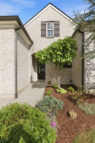 1050 Daniel Ln, Spring Hill, TN 37174