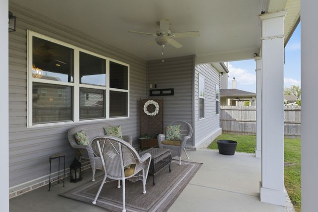 1050 Daniel Ln, Spring Hill, TN 37174