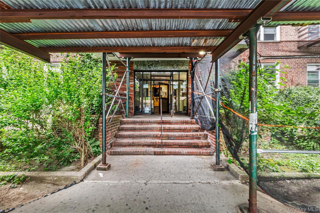 42-40 Bowne Street 1F, Flushing, NY 11355