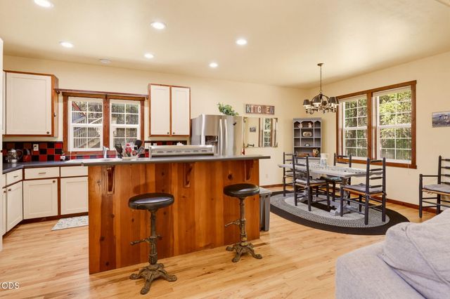 255 Janice Way, Merlin, OR 97532