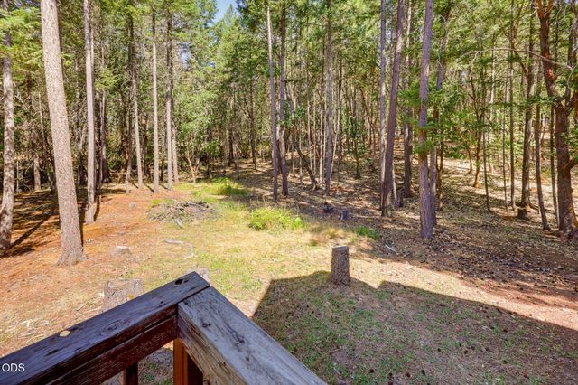 255 Janice Way, Merlin, OR 97532